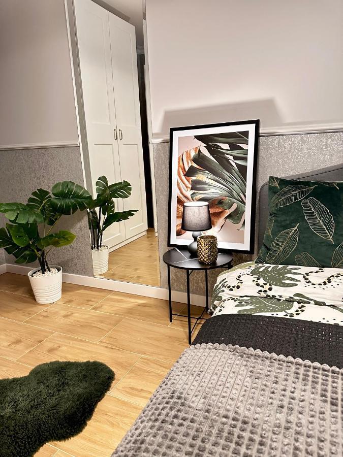 Apartamenty Kielce- Green Forest Apartament, Faktura, Parking, Centrum エクステリア 写真
